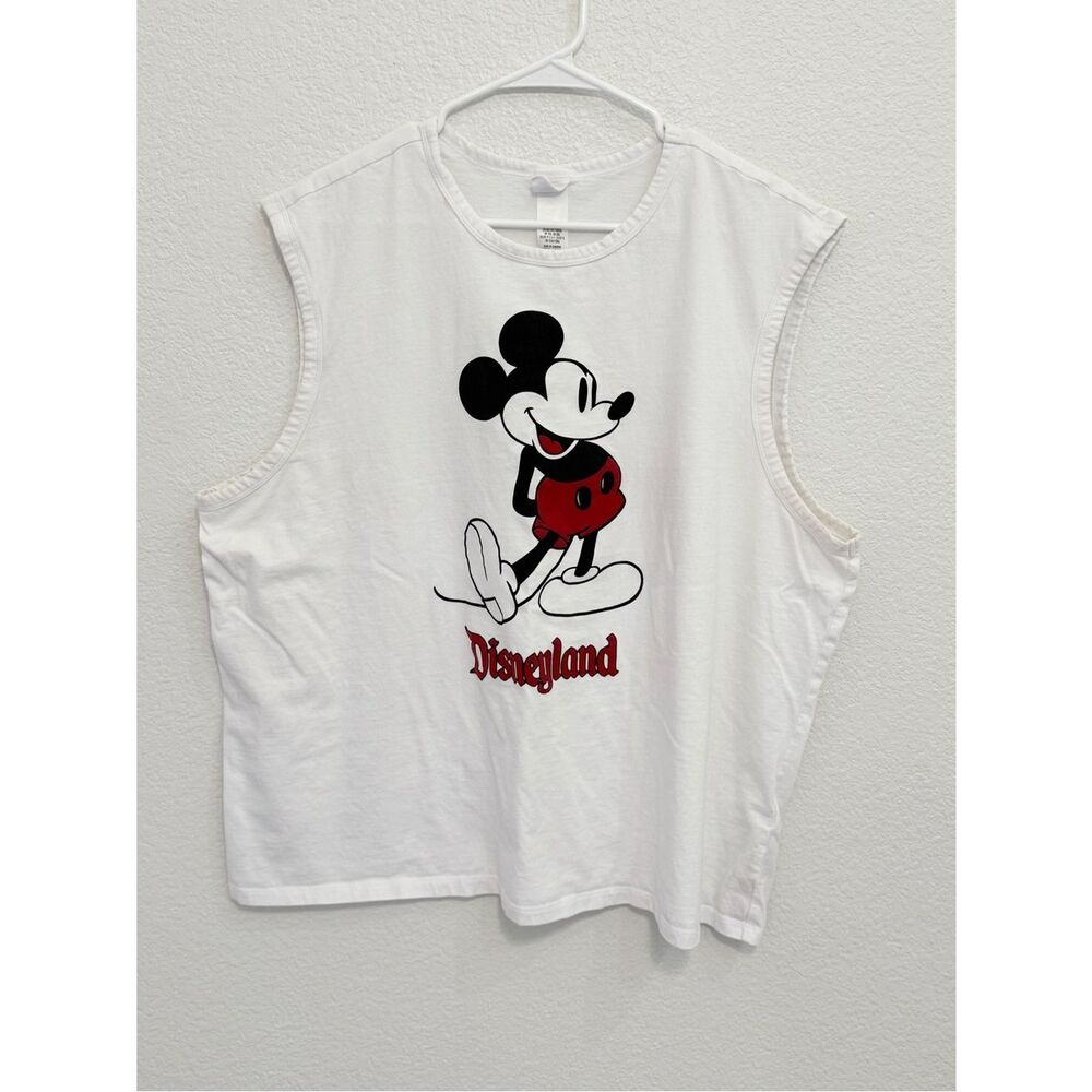 Disneyland Men’s Mickey Mouse Graphic Tank Top